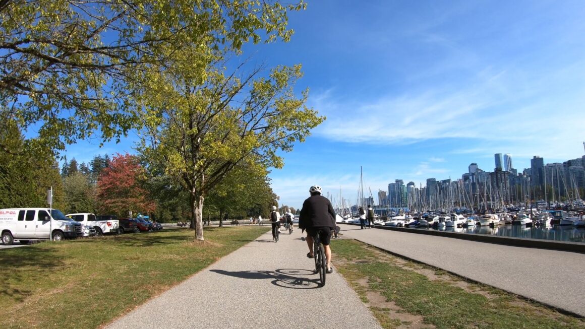 One day in Vancouver Itinerary - biking through Stanley Park