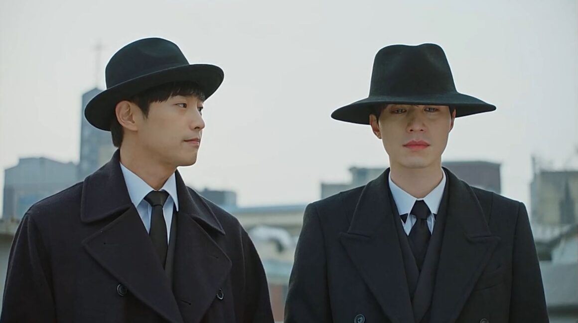 Grim Reaper witnessing Eun-Tak's death