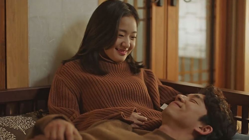 super cute scene after their bbq